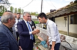 Canbey'in doğum günü kutlamalı seçim gezisi