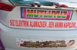 Burhaniye’de gelin arabasının ardındaki yazı gülümsetti