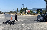 Edremit’te motosiklet otomobile çarptı: 2 yaralı  