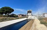 Gömeç’te 3 yıllık hikayede yol alındı. Ulubeyler Mahallesi'nde yol sevinci yaşanıyor.