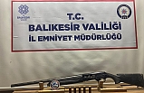 Polis aranan 4 kişiyi yakaladı