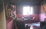 Ayvalık’ta yangın eski evi kül etti