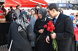 Başkan Vurmaz, Kadınlara Karanfil Dağıtıp Destek İstedi