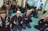 Burhaniye’de İlk Teravihde Camiler Doldu