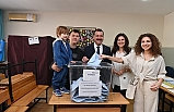 Yılmaz ailesi oy kullandı  
