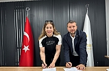 Yasemin, Paris’te Türkiye’yi temsil edecek