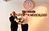 Tatlı veda etti, Demir geldi