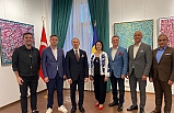 Bükreş'te İsmail Özkan, şarkıları ile sergiye renk kattı