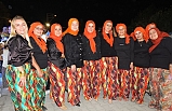 Burhaniye'de şalvarını giyen eğlenceye koştu