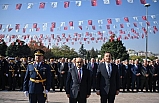 Balıkesir'de 29 Ekim coşkusu çelenklerin sunulması ile başladı