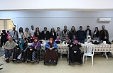 Balıkesir'de yaşlılar günü ziyaretlerle böyle geçti
