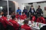 Başkan Deveciler, Burhaniye Belediyespor Futbol A Takımı ile yeni sezon öncesi moral yemeğinde buluştu