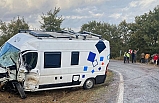 Balya'da biri yabancı plakalı minibüsler çarpıştı: 8 yaralı