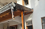 Ayvalık’ta çıkan yangın yan eve sıçradı!