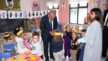 İl Müdüründen Minik Öğrencilere Ziyaret