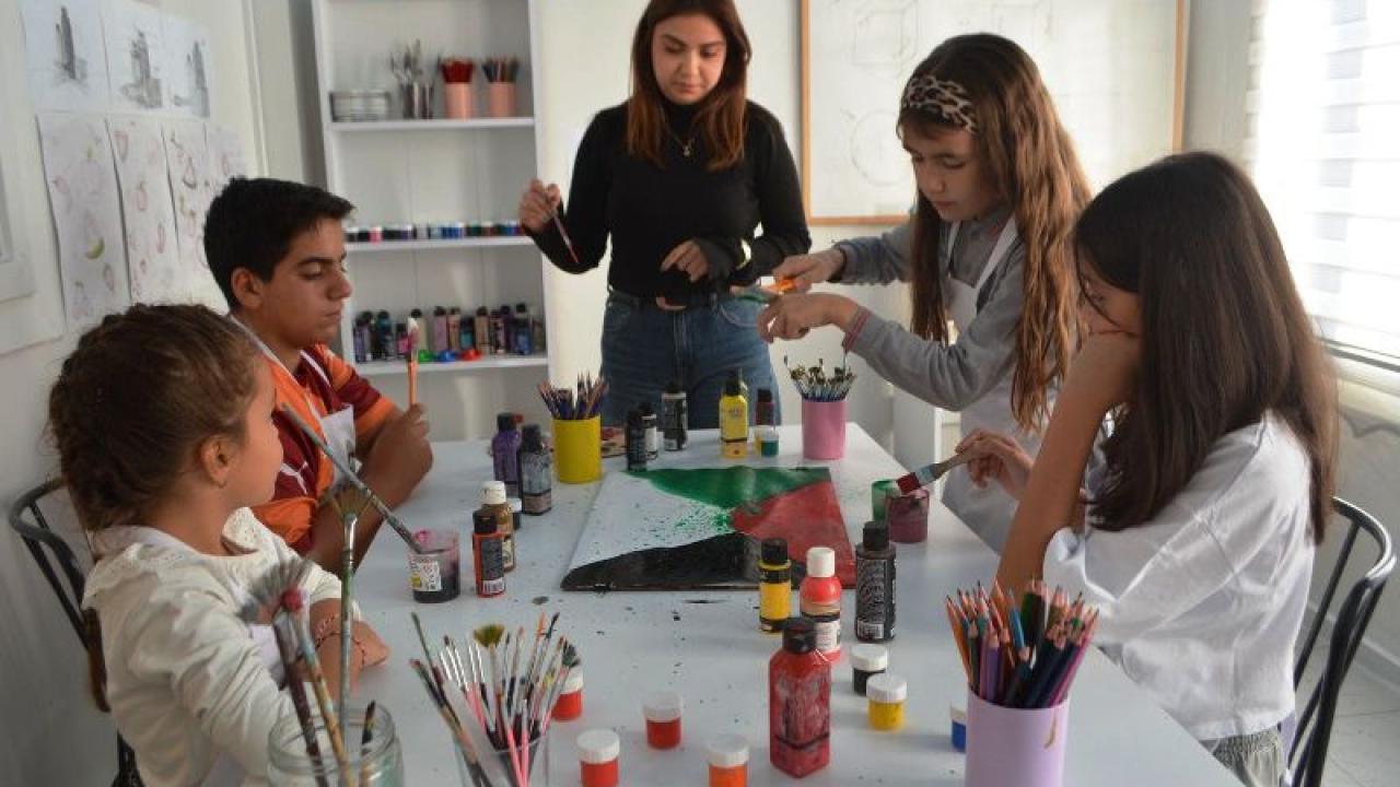-Özgür Gazze’li Çocuklarla Resim Yapmak İstiyorlar