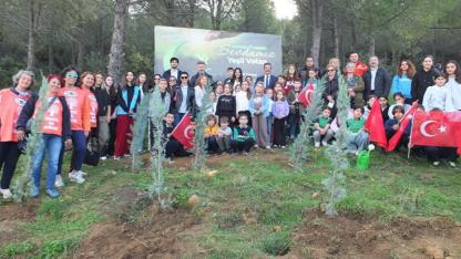 Burhaniye'de 400 fidan toprakla buluşturuldu