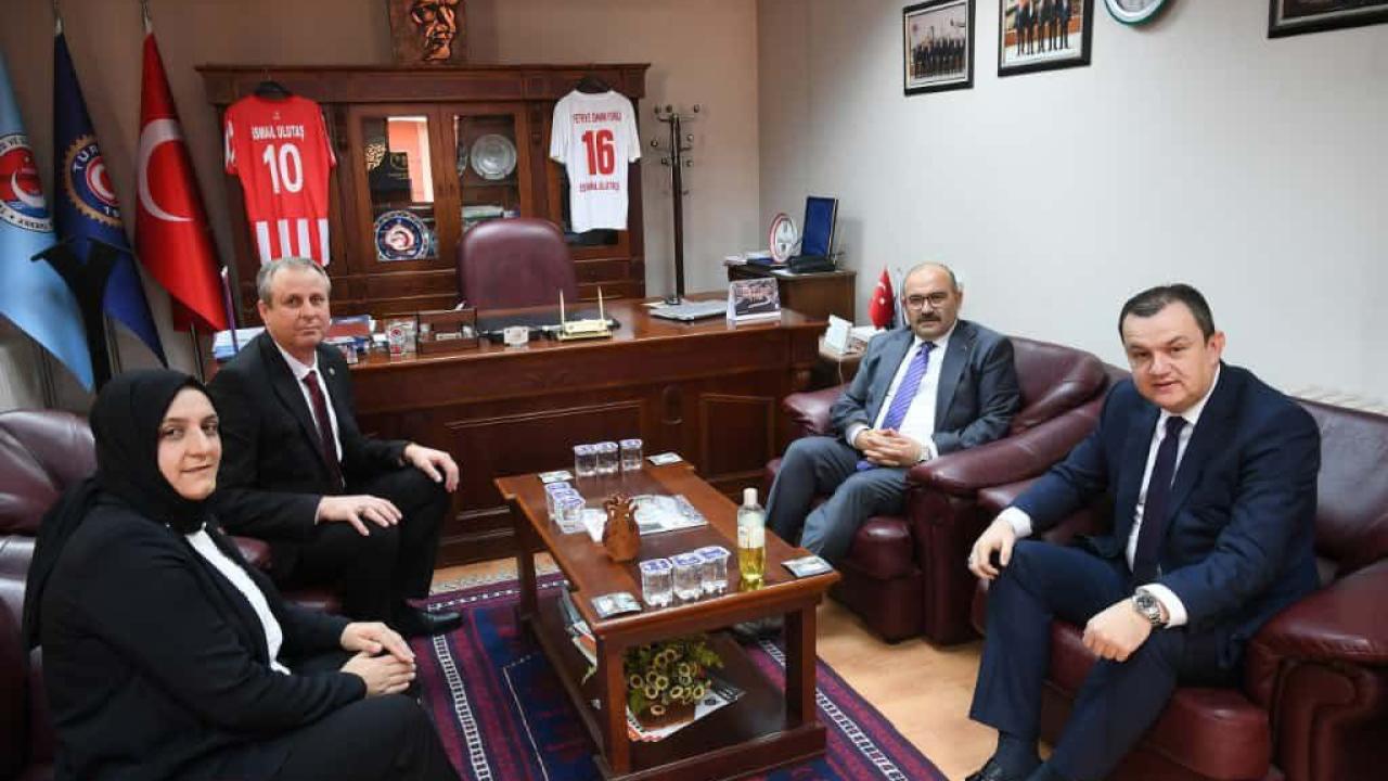Tes-İş Şubesi Vali Ustaoğlu'nu misafir etti