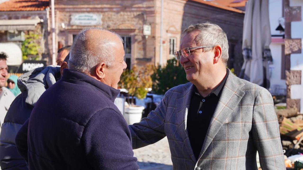 Başkan Mesut Ergin Cunda Adası'nda esnaf ve vatandaşlarla buluştu