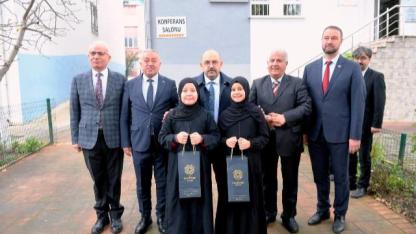 Geleceğin Hafızlarına Anlamlı Ziyaret: Vali Ustaoğlu Gazi İmam Hatip'te