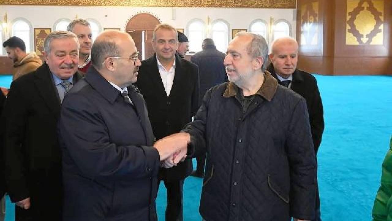 Mehmet Zahit Kotku Camii İnşaatında İnceleme