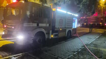 Karesi’de iş yeri yangını: 2 kişi dumandan etkilendi