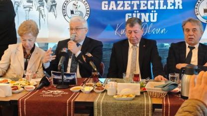 Başkan Deveciler, gazeteciler gününde açıkladı: “Komşumuz açken biz rahat oturamayız”
