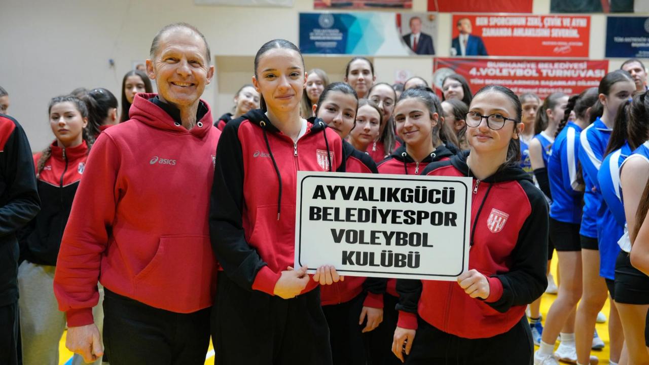 Burhaniye Belediyesi 4. Geleneksel Yıldız Kızlar Voleybol Turnuvası Sona Erdi