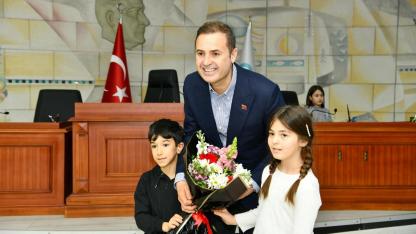 Akın, öğrencileri belediyede ağırladı
