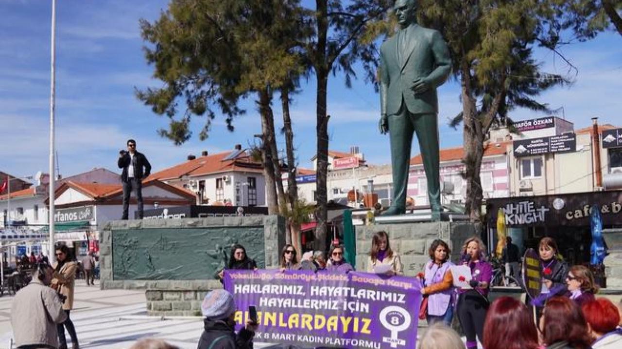 **Ayvalık’ta 8 Mart yürüşü
