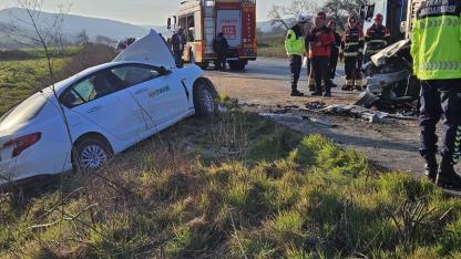 Balıkesir’de kafa kafaya çarpışma: 1 ölü, 2 yaralı