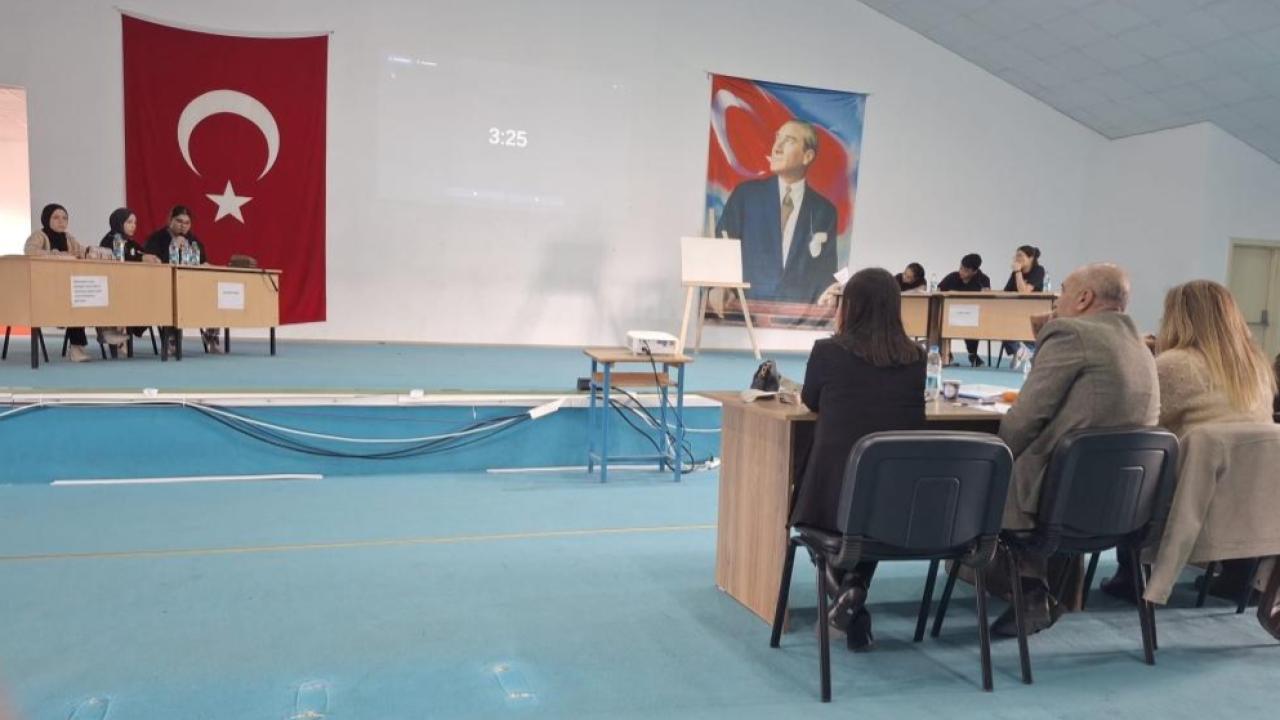 Burhaniye'de İklim Değişikliği konulu münazara yarışmaları sonuçlandı