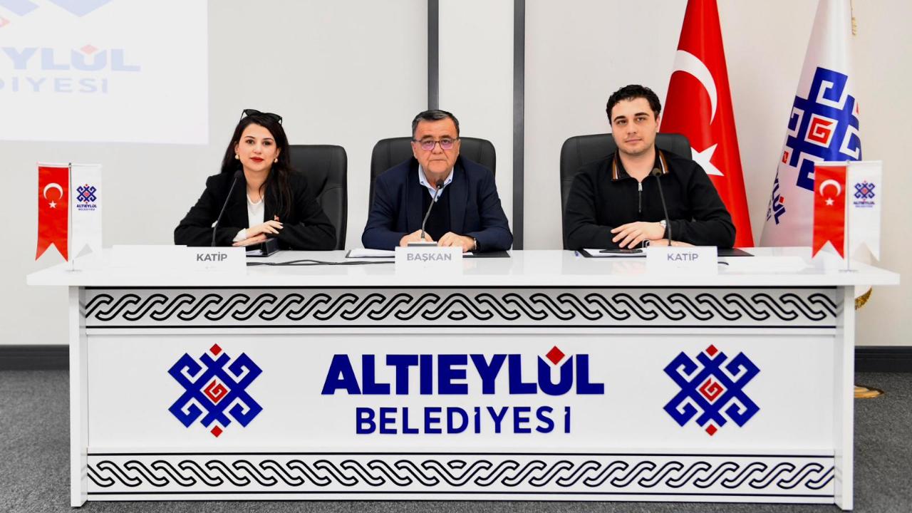 Altıeylül Belediyesi’nin Faaliyet Raporuna Tüm Partilerden Tam Destek