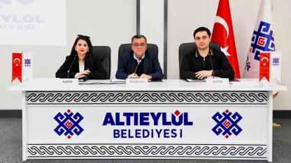 Altıeylül Belediyesi’nin Faaliyet Raporuna Tüm Partilerden Tam Destek