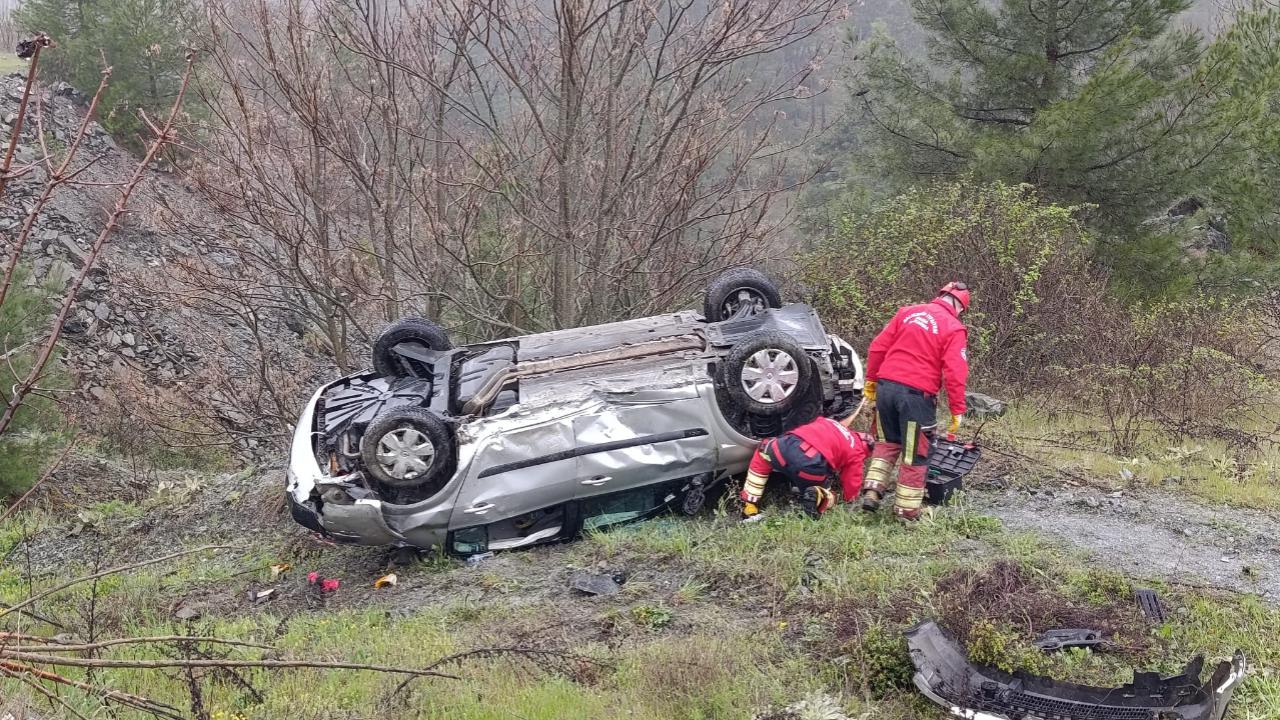 Balıkesir–Bursa Karayolunda Korkutan Kaza: Araç Takla Attı, 3 Yaralı