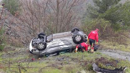 Balıkesir–Bursa Karayolunda Korkutan Kaza: Araç Takla Attı, 3 Yaralı