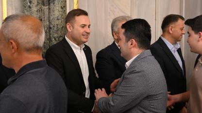 Ahmet Akın, bayram namazını Zağnos Paşa Camii’nde kıldı