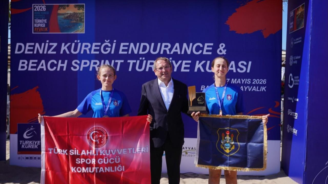 Ayvalık’ta Deniz Küreği Heyecanı ,700 sporcu Sarımsaklı’da kulaç attı