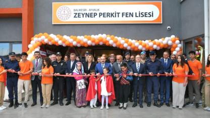 Ayvalık’ta Zeynep Perkit Fen Lisesi Açıldı
