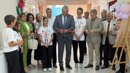 Burhaniye’ de Şehit Mustafa Serin Ortaokulunda Bilim Fuarı açıldı