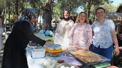 Burhaniye’de Çölyaklılar geleneksel kahvaltıda buluştu