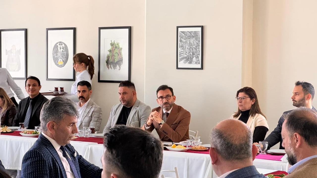 Burhaniye’de Dekan–Öğrenci Buluşması’nın İkincisi Gerçekleştirildi
