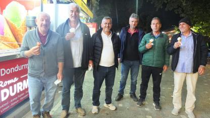 Burhaniye’de dondurma sezonu açıldı