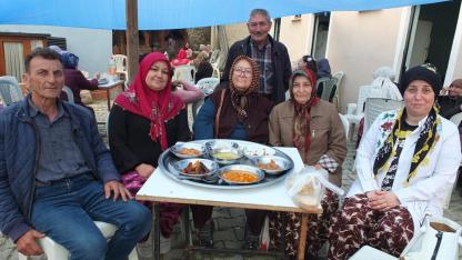 Burhaniye’de düğün yemeği kültürü devam ediyor