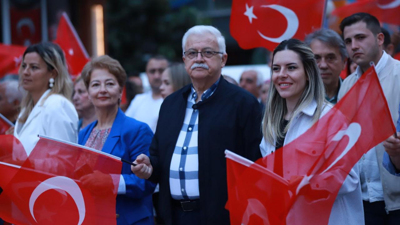 Burhaniye'de Fener Alayı Coşkusu