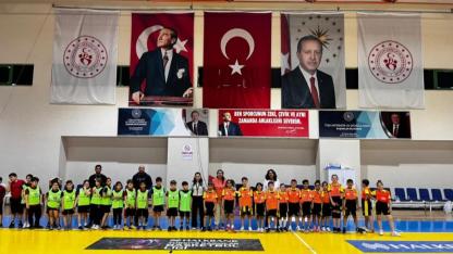 Burhaniye’de Geleneksel Çocuk Oyunları başladı