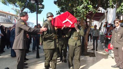Burhaniye’de İsmet Hancı askeri törenle toprağa verildi