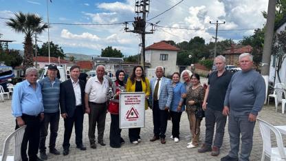 Burhaniye’de İYİ Partililer Ağacık Hayrına katıldı