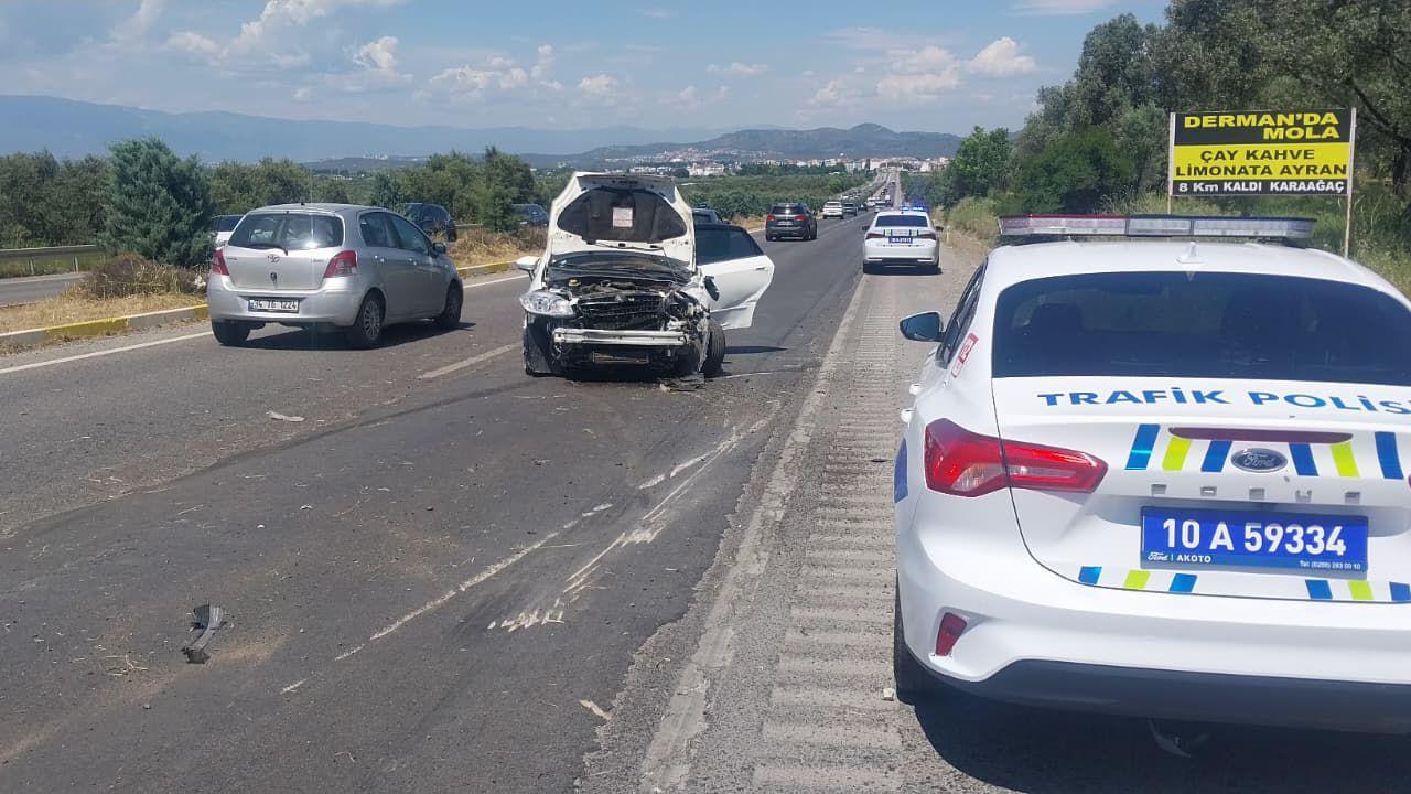 Gömeç’te trafik kazası: 2 araç çarpıştı