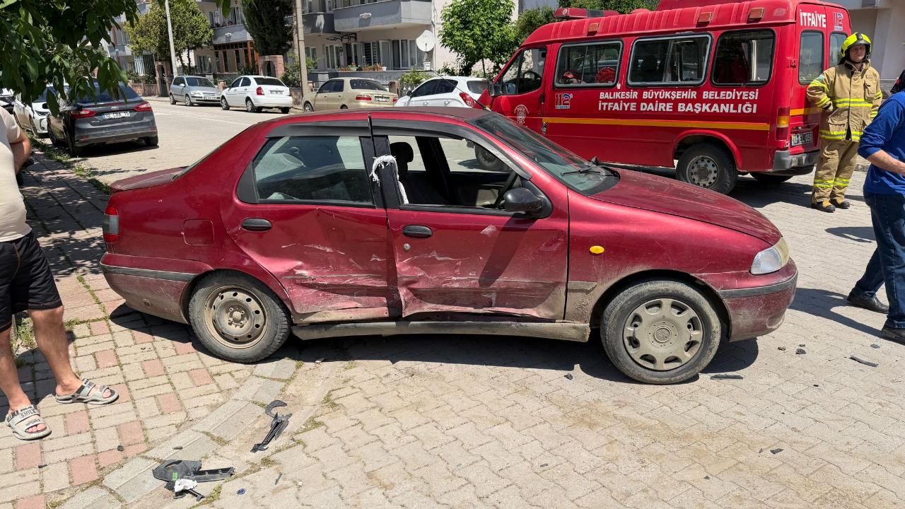 Gönen’de İki Araç Çarpıştı: 3 Yaralı